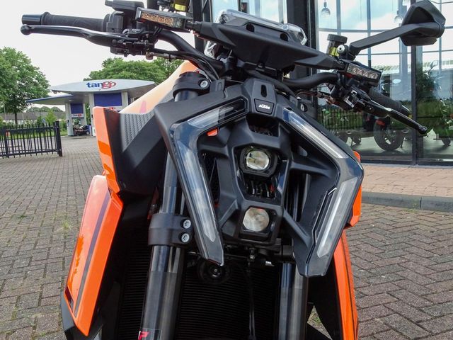 ktm - 1390-super-duke-r