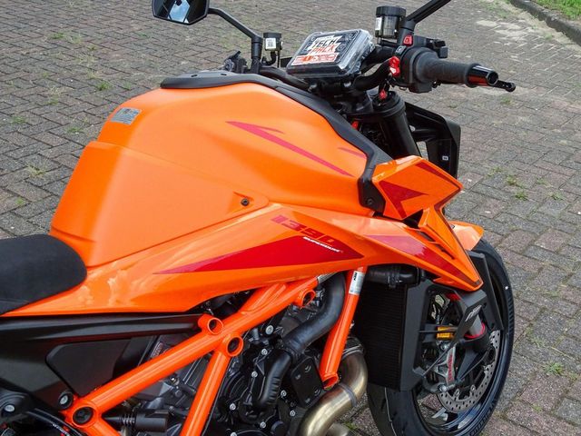 ktm - 1390-super-duke-r