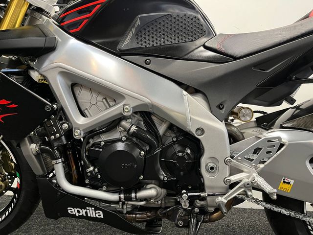 aprilia - tuono-v4-r-aprc