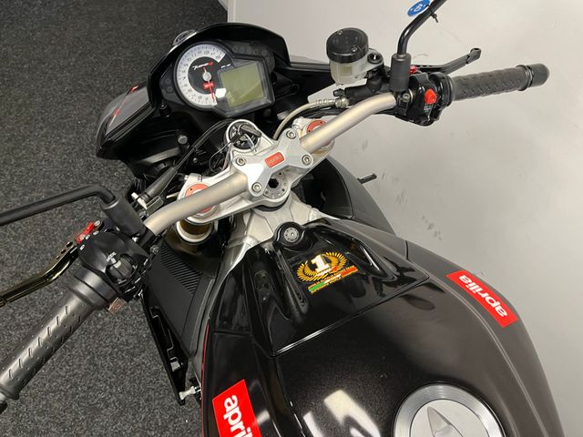 aprilia - tuono-v4-r-aprc