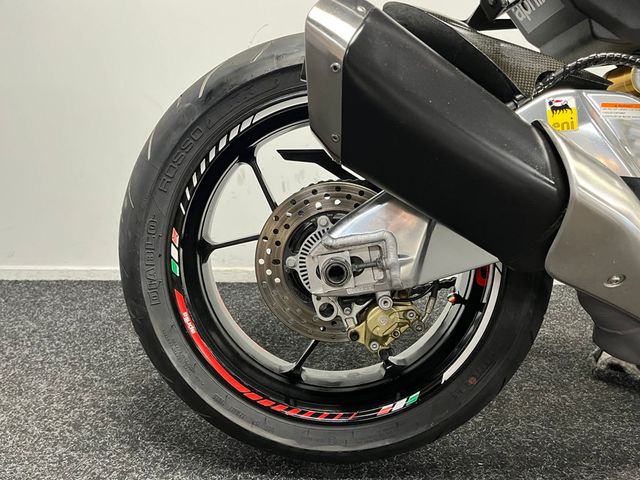aprilia - tuono-v4-r-aprc