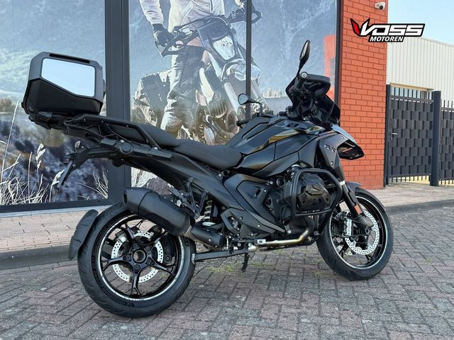 bmw - r-1300-gs-triple-black