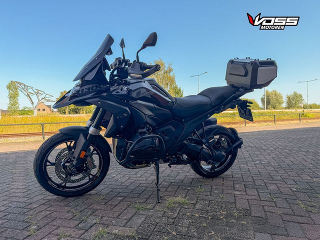 bmw - r-1300-gs-triple-black