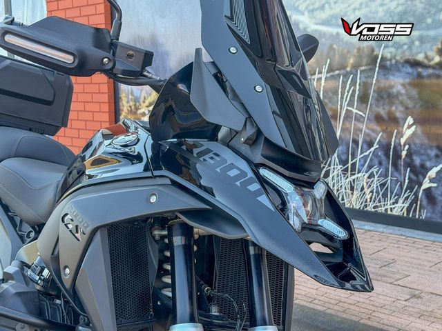 bmw - r-1300-gs-triple-black