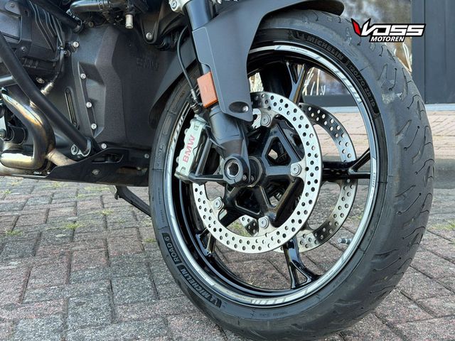 bmw - r-1300-gs-triple-black