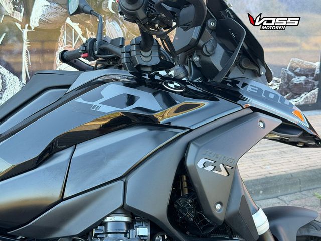bmw - r-1300-gs-triple-black