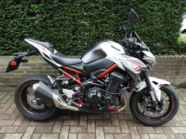 kawasaki - z900
