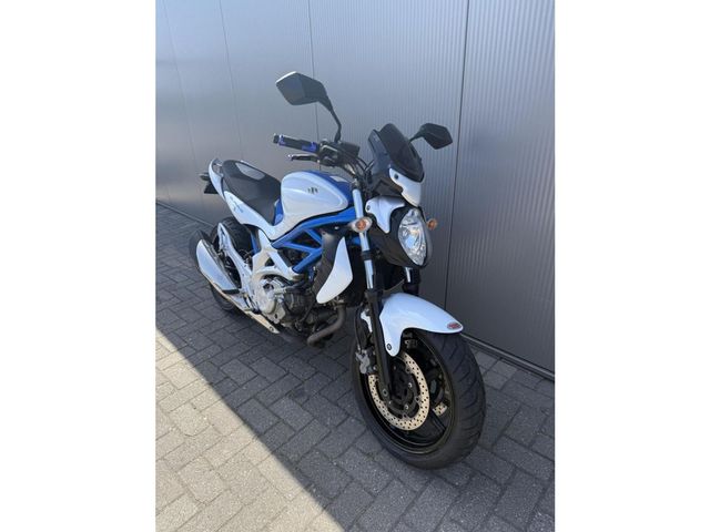 suzuki - gladius