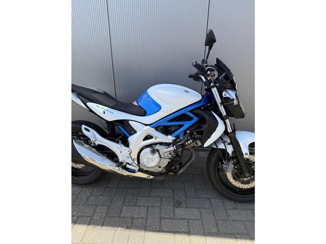 suzuki - gladius