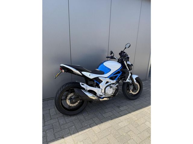suzuki - gladius