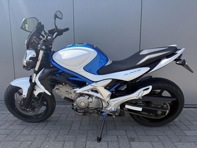 suzuki - gladius