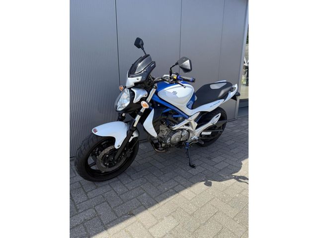 suzuki - gladius
