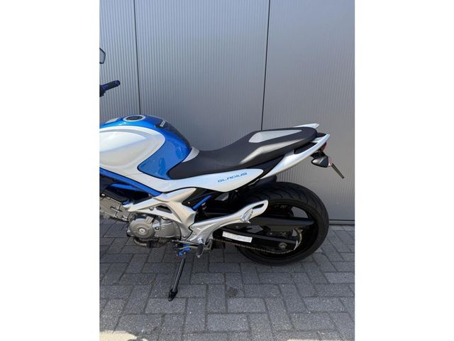 suzuki - gladius