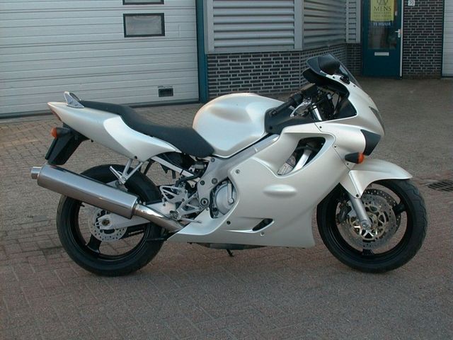 honda - cbr-600-f