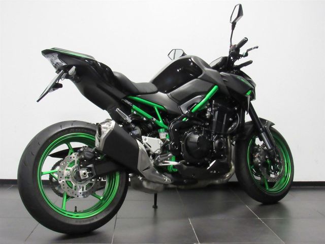 kawasaki - z900
