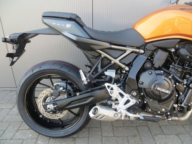 suzuki - gsx-8t