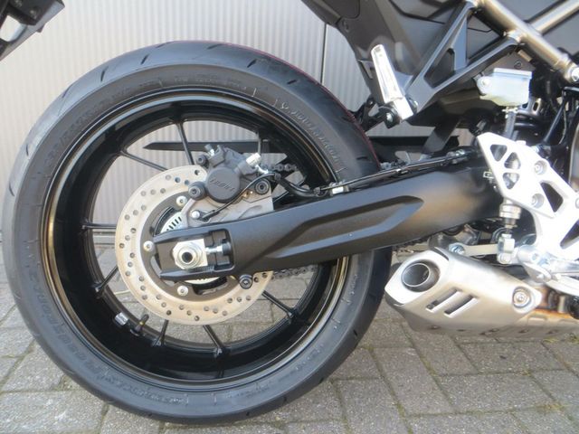 suzuki - gsx-8t