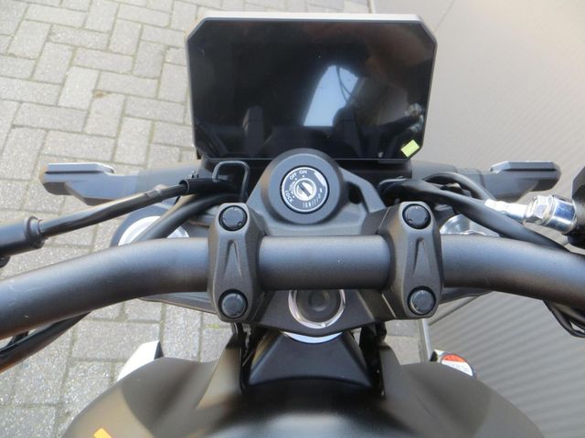 suzuki - gsx-8t