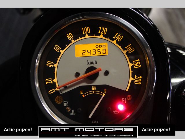 kawasaki - vn-900-classic