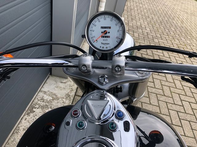 triumph - bonneville-america