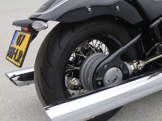 bmw - r-18