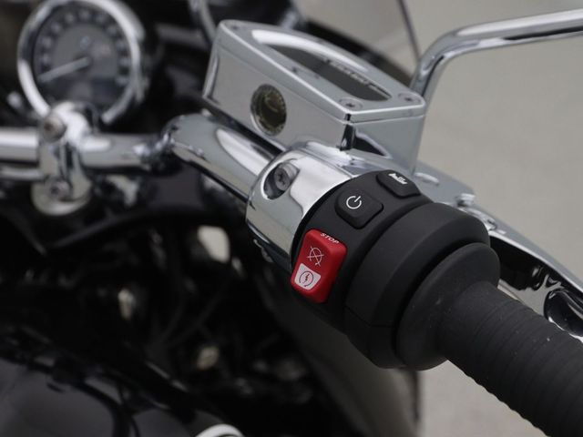bmw - r-18