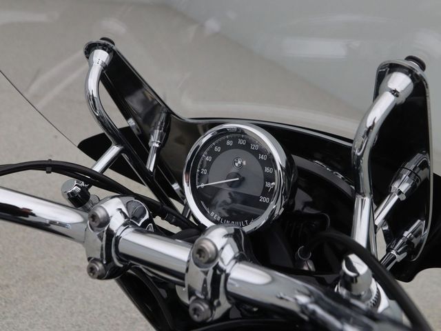 bmw - r-18