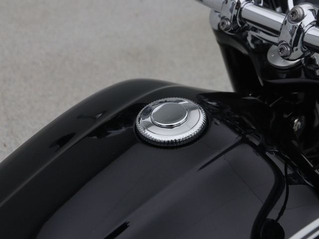 bmw - r-18
