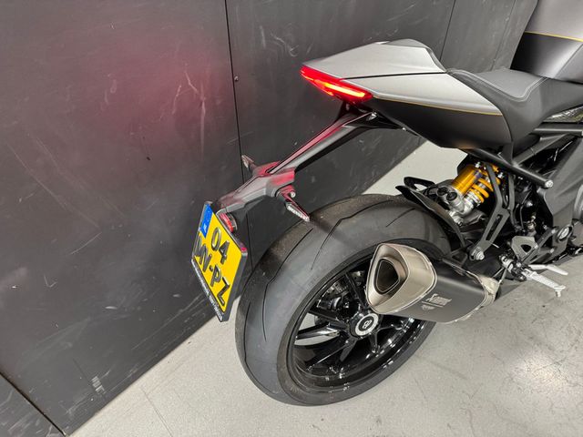 triumph - speed-triple-1200-rr