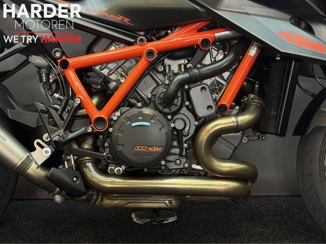 ktm - 1290-super-duke-r