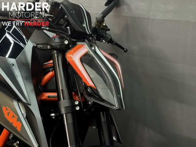 ktm - 1290-super-duke-r