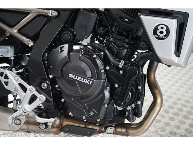 suzuki - gsx-8t