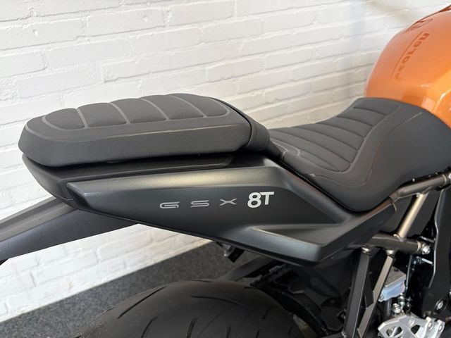 suzuki - gsx-8t