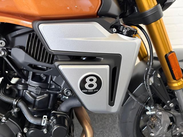 suzuki - gsx-8t