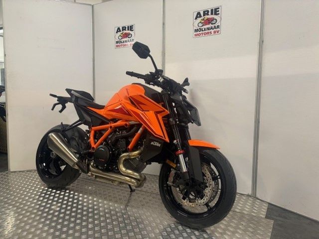 ktm - 1390-super-duke-r