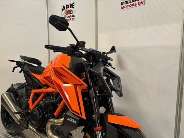 ktm - 1390-super-duke-r