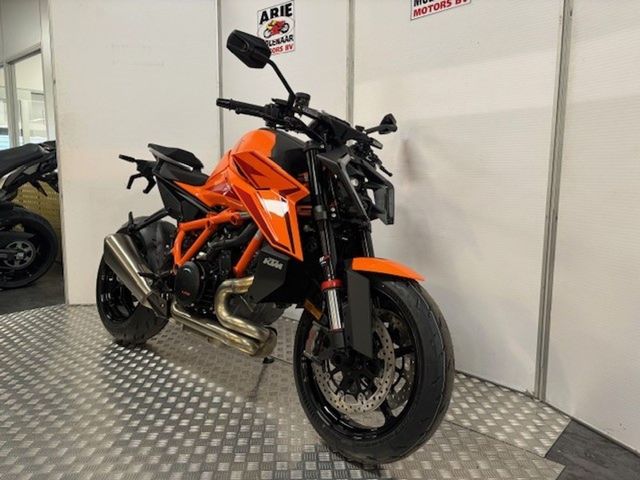 ktm - 1390-super-duke-r