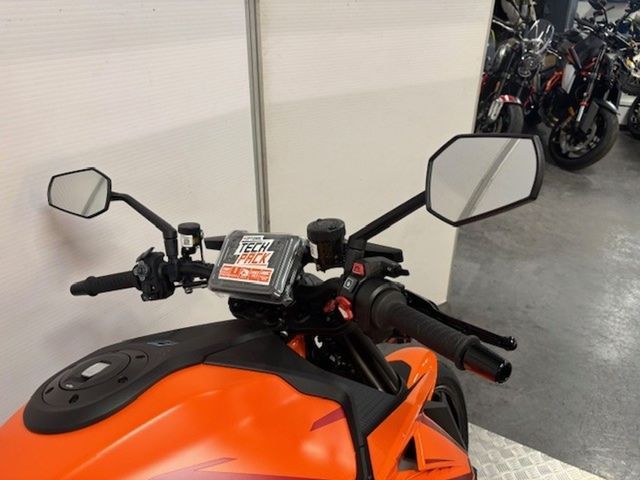ktm - 1390-super-duke-r