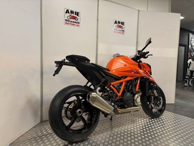 ktm - 1390-super-duke-r