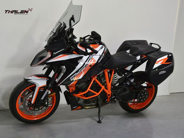 ktm - 1290-super-duke-gt