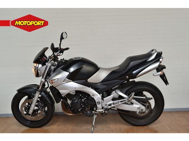 suzuki - gsr-600