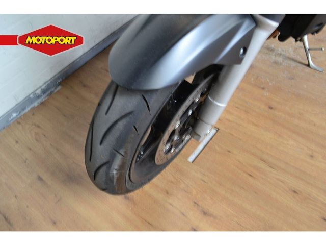 suzuki - gsr-600