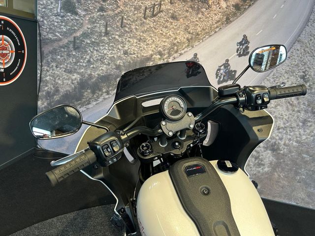 harley-davidson - low-rider-st