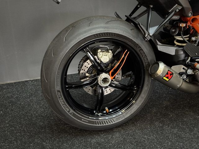 ktm - 1290-super-duke-r