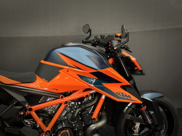 ktm - 1290-super-duke-r