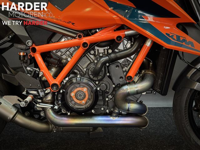 ktm - 1290-super-duke-r