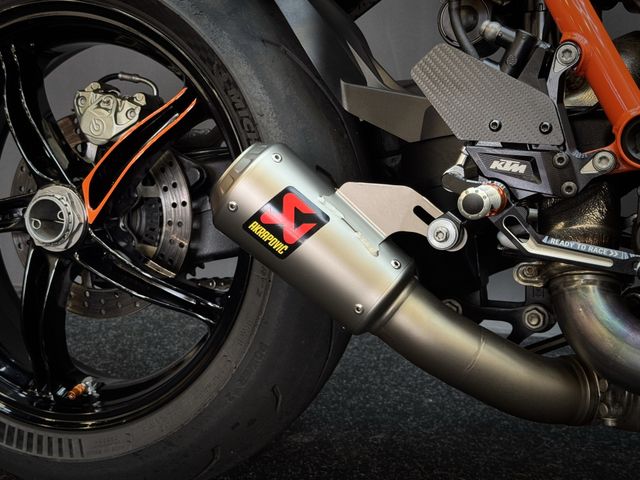 ktm - 1290-super-duke-r