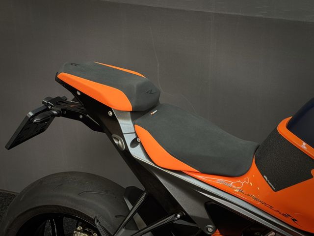 ktm - 1290-super-duke-r