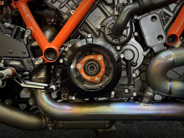 ktm - 1290-super-duke-r
