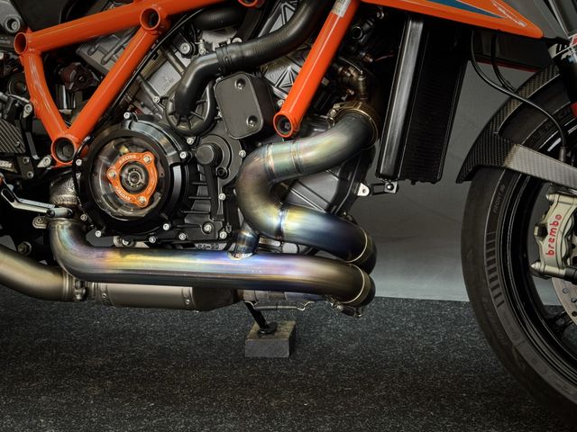 ktm - 1290-super-duke-r
